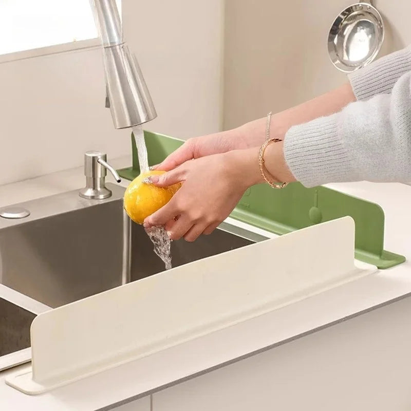 Soft Silicone Kitchen Sink Partition Adhesive Splash Proof Dishwashing And Vegetable Washing Sink Splitter